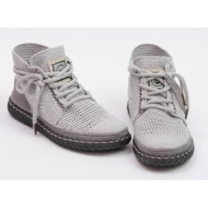 Violetiniai nerti batai